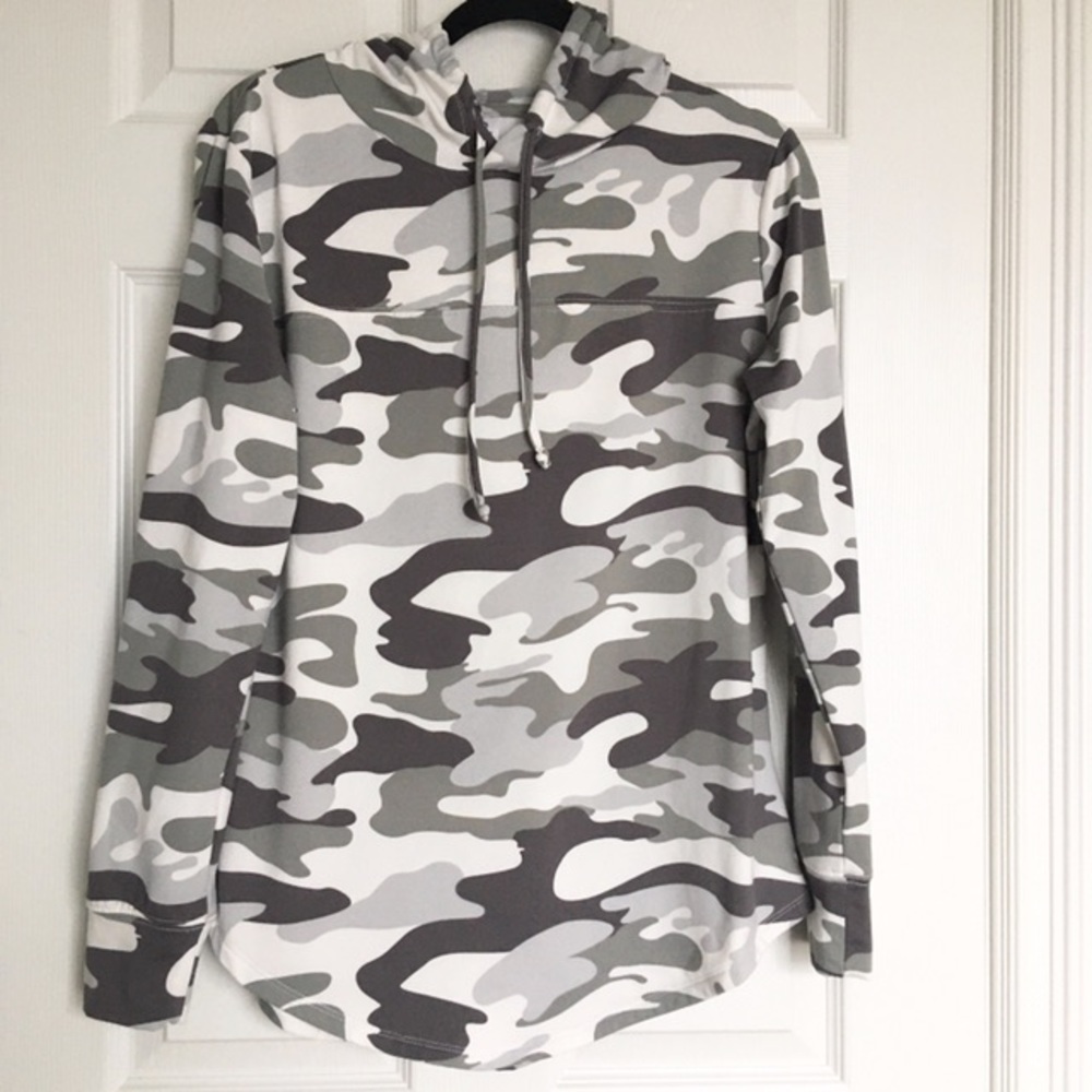 Infinite Performance women’s large hoodie gray camouflage sweater